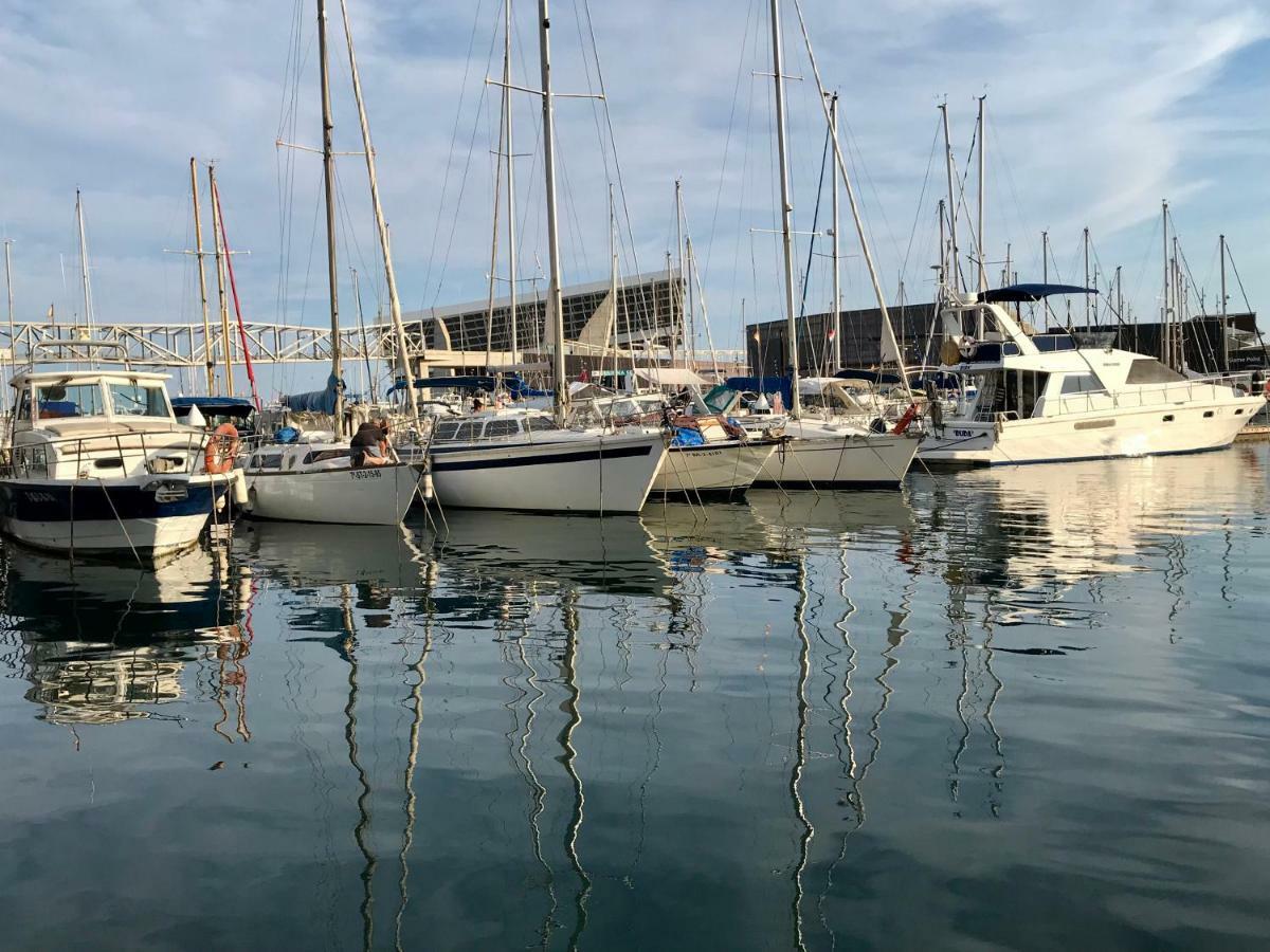 Sleep & Boats Barcelona City Sant Adria de Besos Buitenkant foto