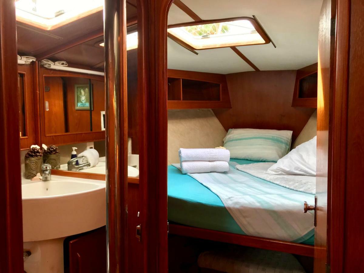 Sleep & Boats Barcelona City Sant Adria de Besos Buitenkant foto